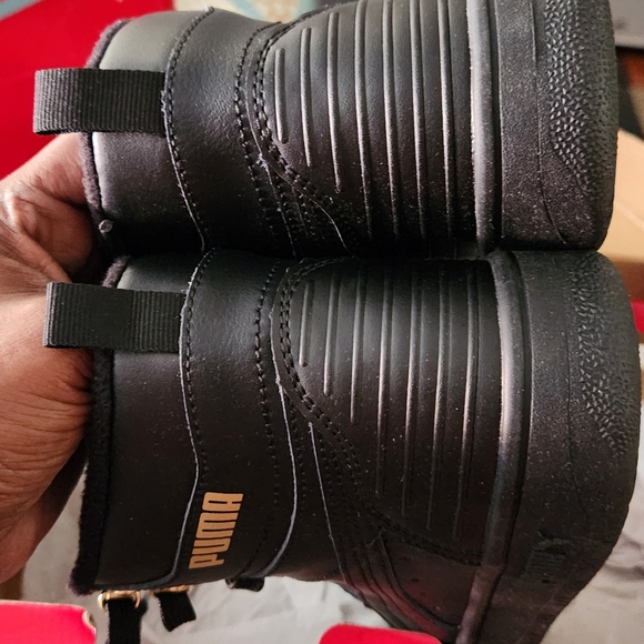 Puma - Picture 2 of 7